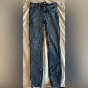 AE light wash jeans